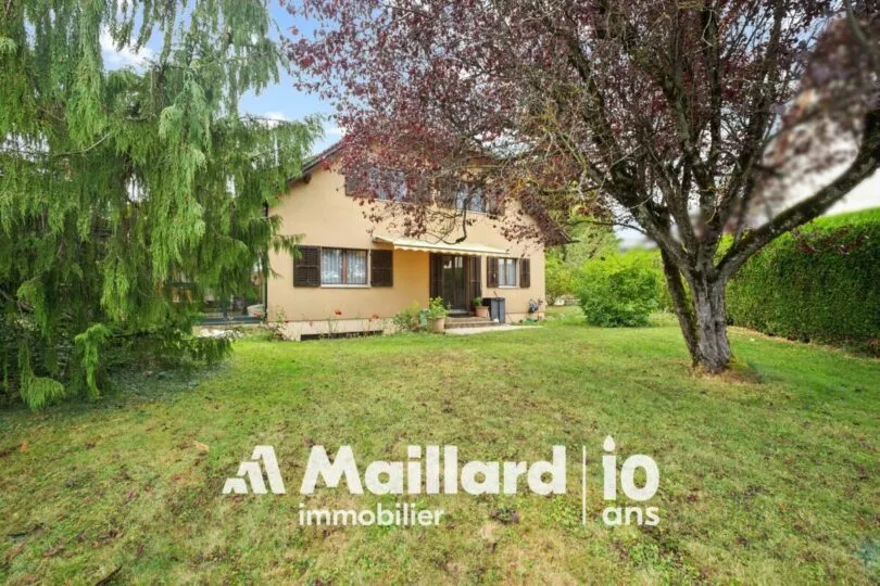 Maison mitoyenne de charme, lumineuse et familiale à Bassins