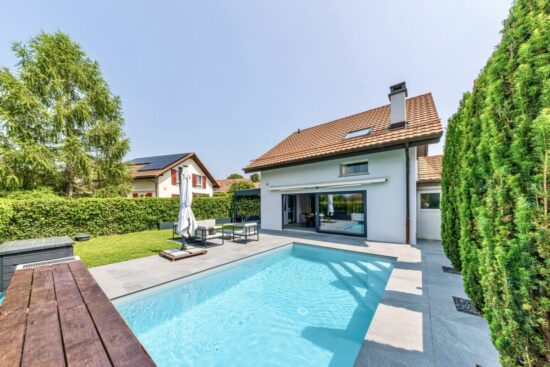 Photo 1 de l'annonce 1657204 - villa contemporaine de 6.5 pièces